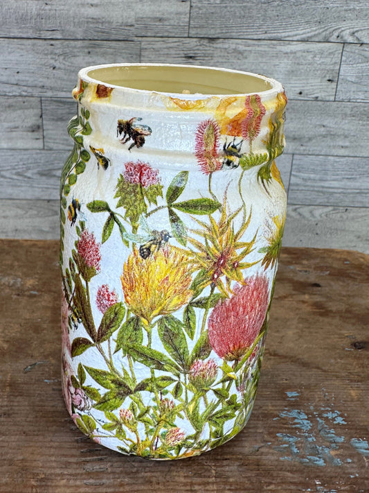 16 oz Soy Wax French Vanilla Scented Candle w/Flowers & Bees