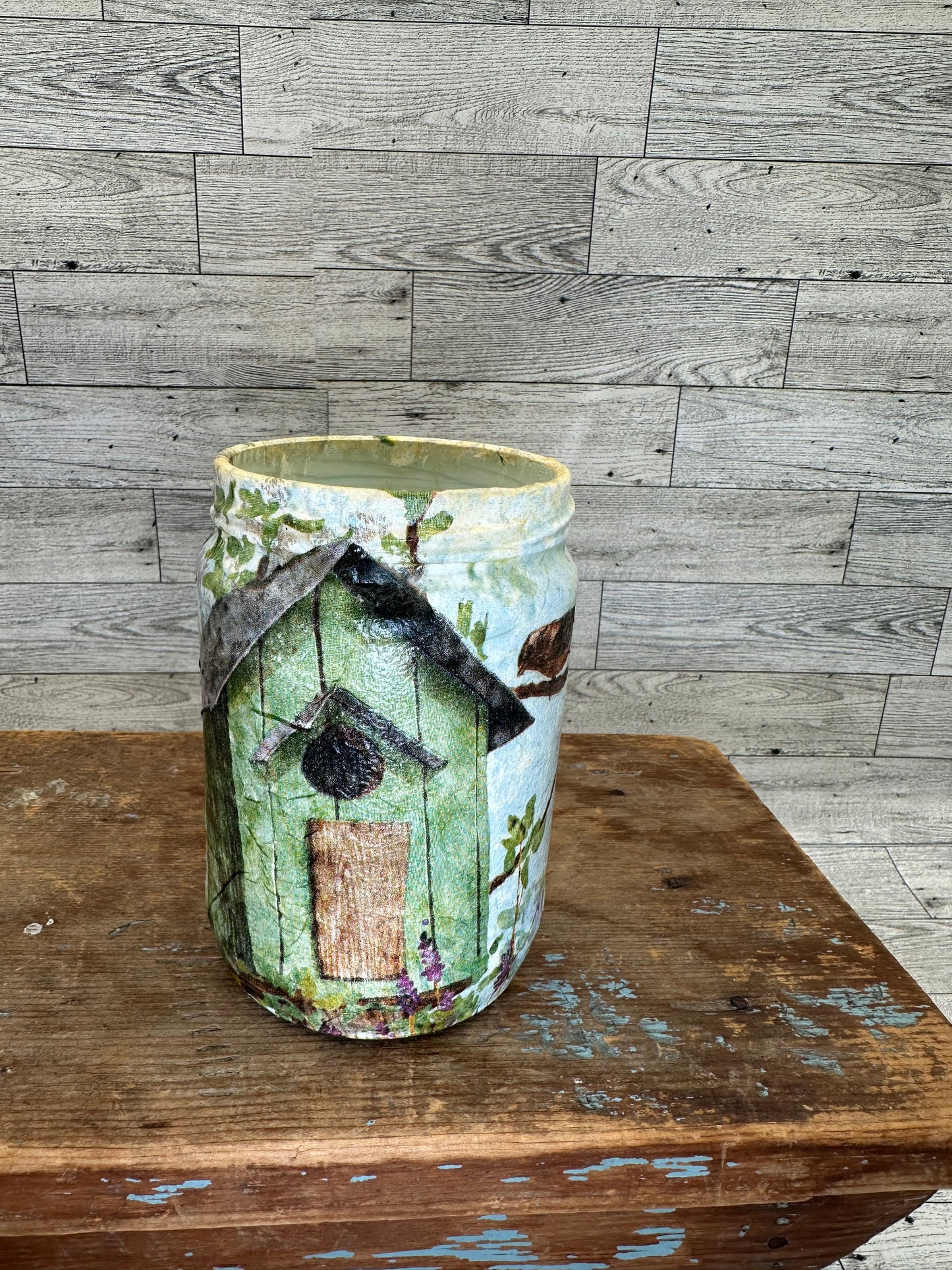 16 oz Soy Wax Blueberry Scented Candle w/Birdhouse