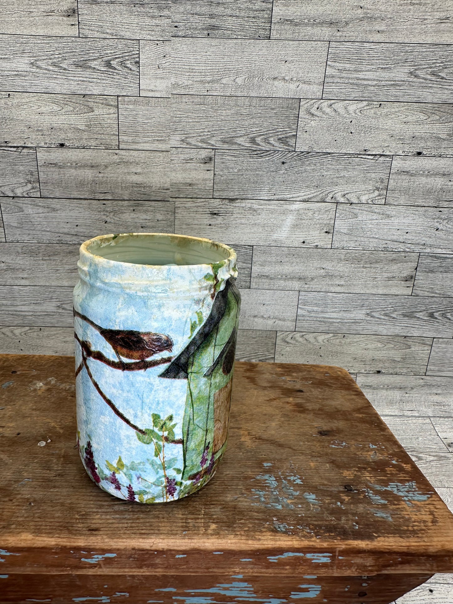16 oz Soy Wax Blueberry Scented Candle w/Birdhouse