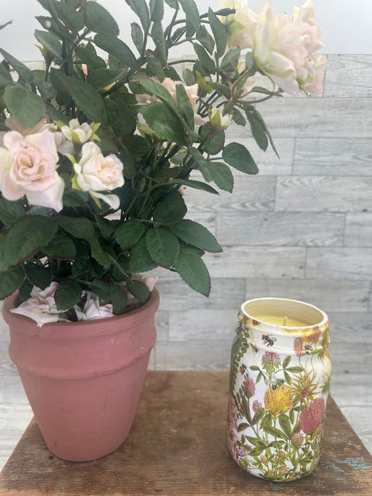 16 oz Soy Wax French Vanilla Scented Candle w/Flowers & Bees