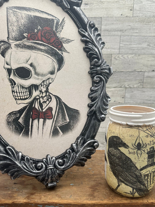 Halloween 16 oz Soy Wax Salted Carmel Scented Candle w/Crow & Bats