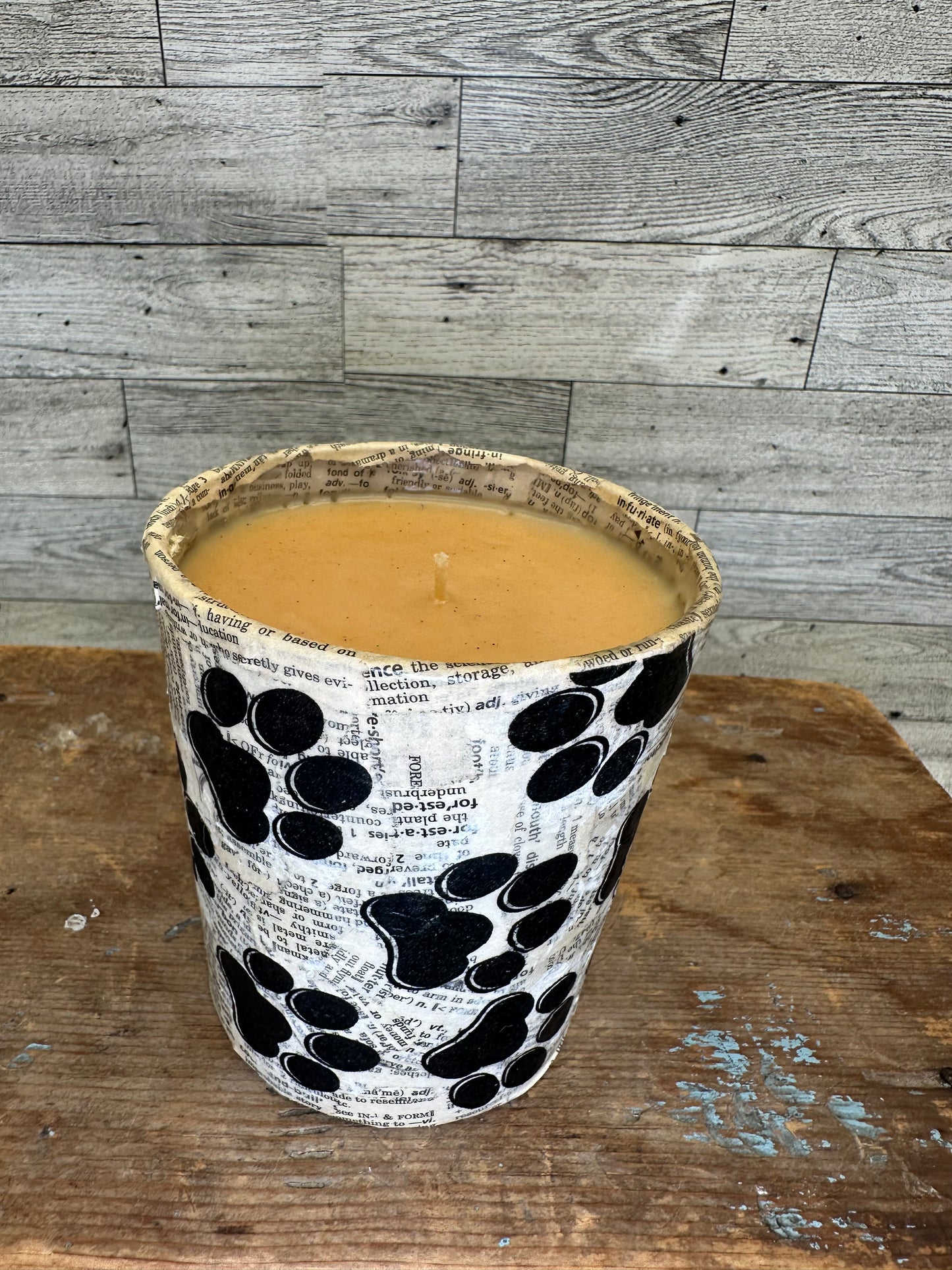 12 oz Soy Wax Vanilla Caramel Scented Candle w/Dog Prints