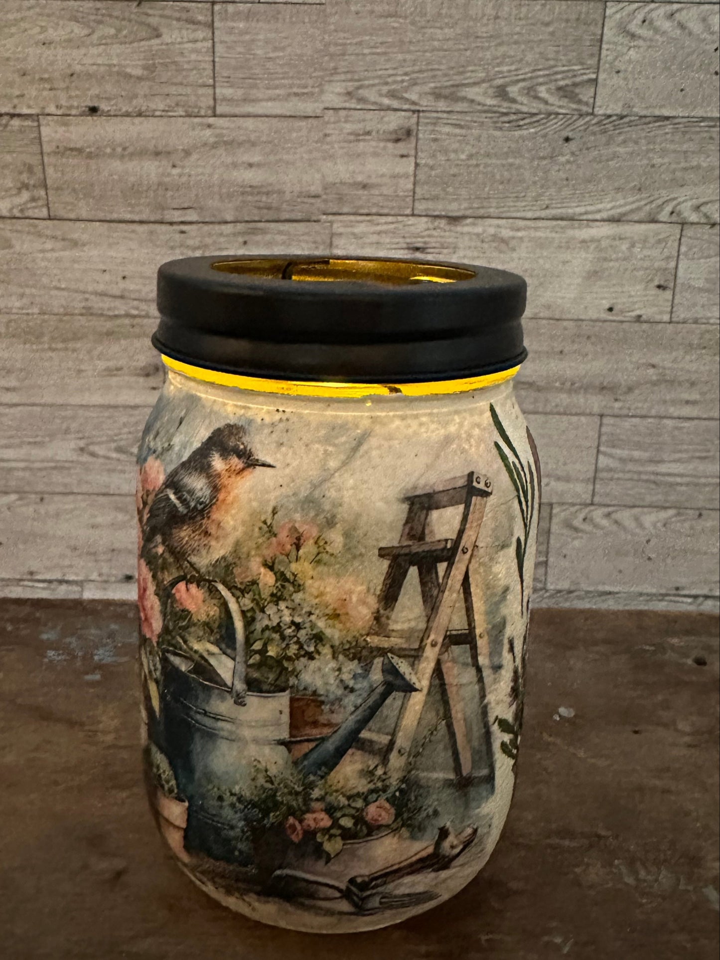 Garden Theme w/Birds & Flowers Tealight Holder