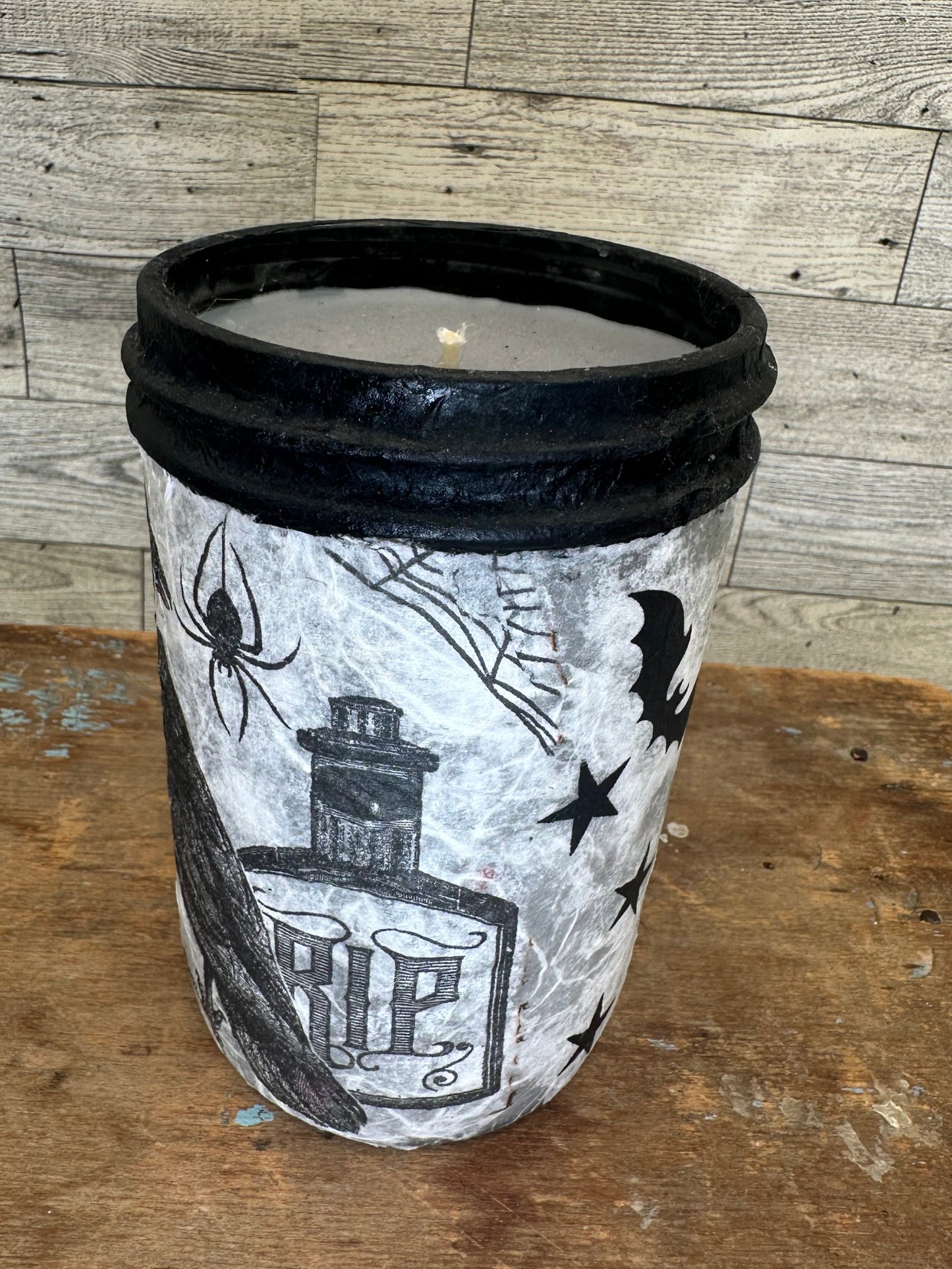 16 oz Halloween Candle with Crows