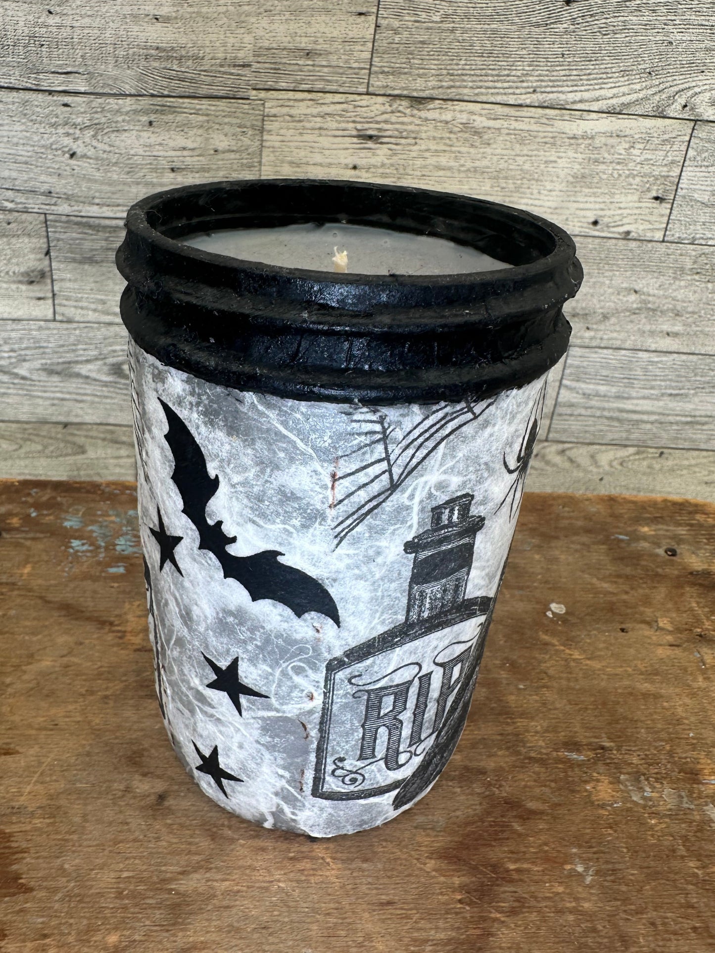 16 oz Halloween Candle with Crows