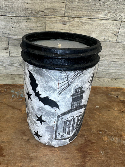 16 oz Halloween Candle with Crows