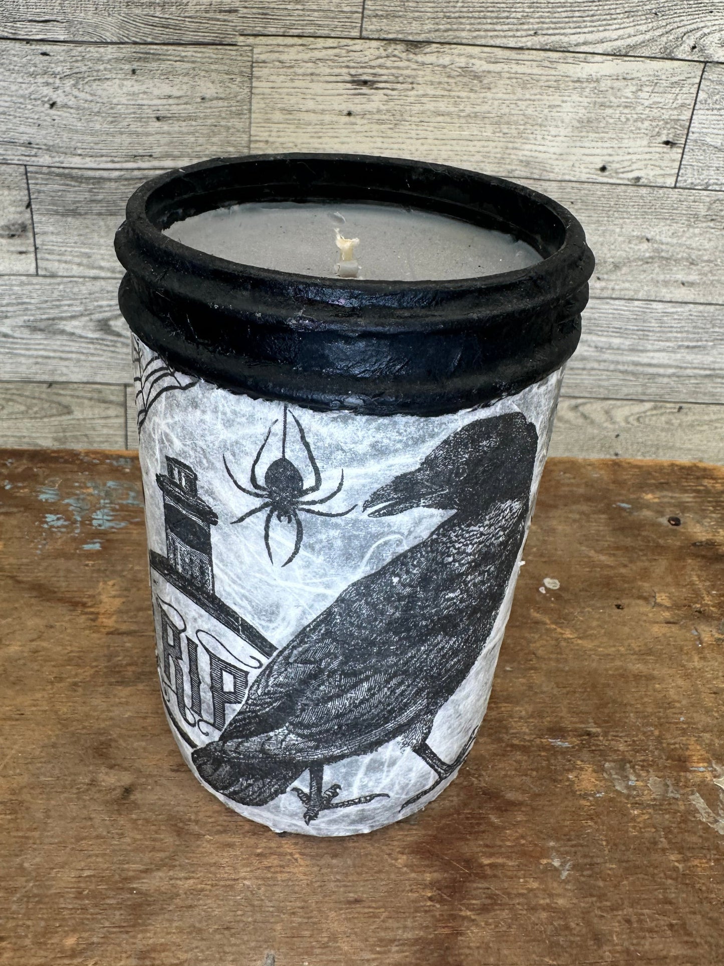 16 oz Halloween Candle with Crows