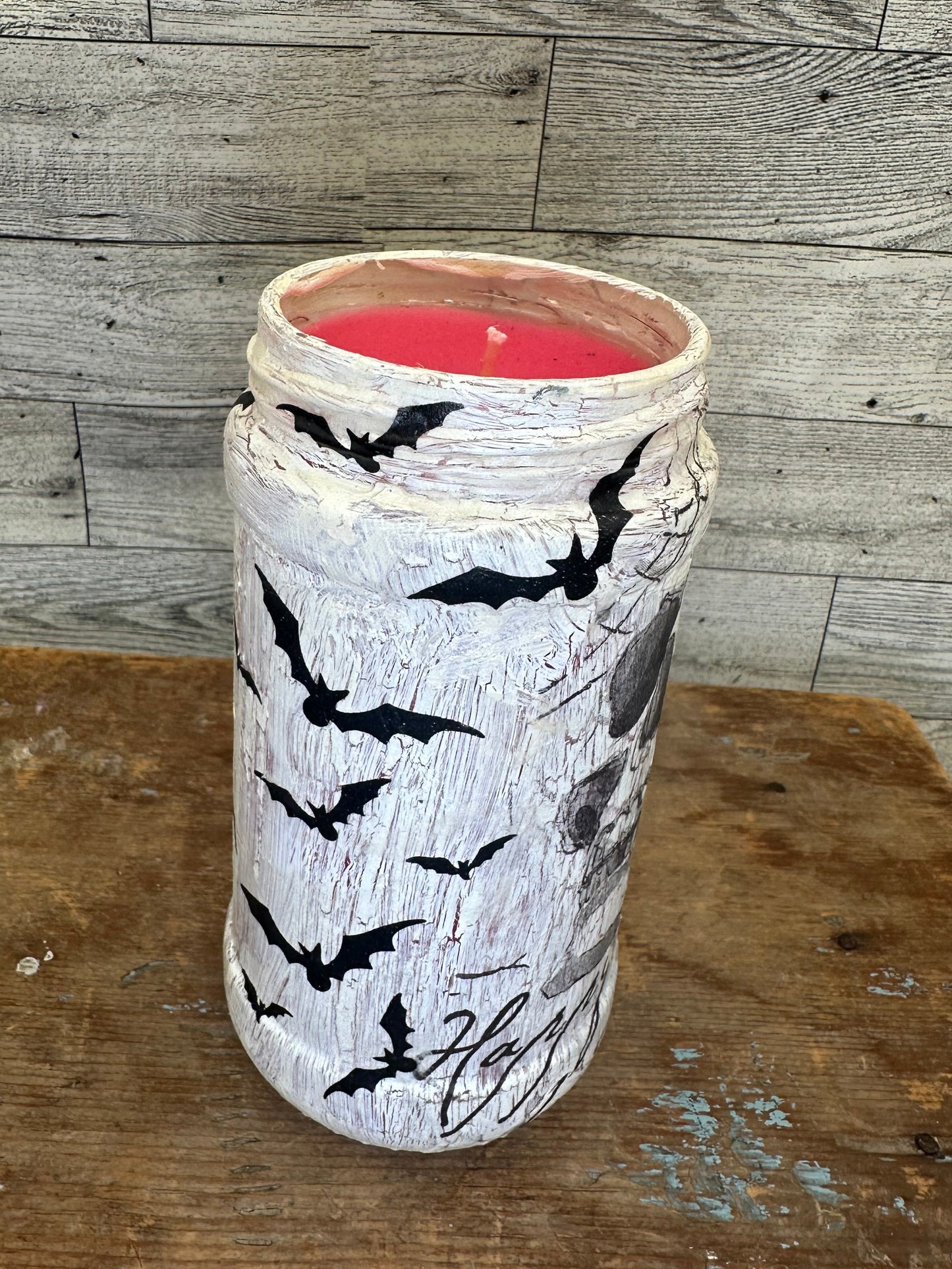 16 oz Halloween Candle w/Skull & Bats